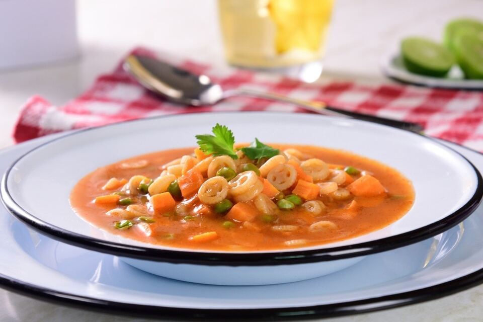 Rica Sopa De Pasta Con Verduras