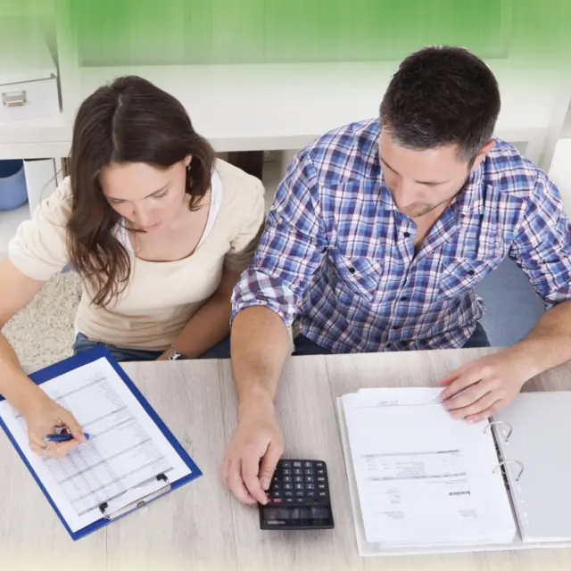 6 tips for managing your household budget