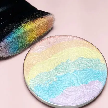 Rainbow Makeup: The Touch of Color to Highlight Your Skin
