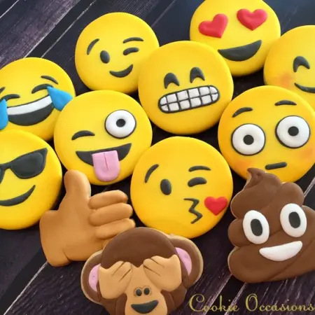 EMOTICONS that express the love for food better than anyone