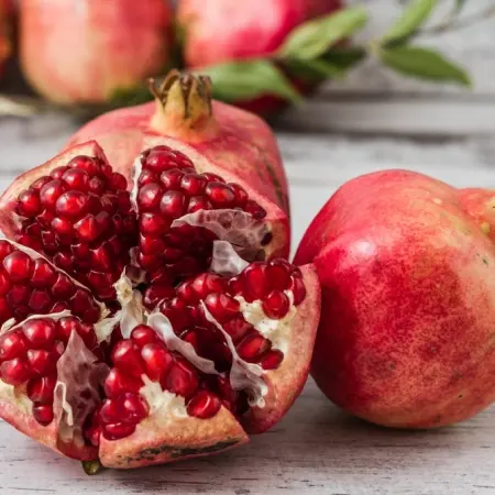 10 reasons to include POMEGRANATE in your salads, desserts, and breakfasts