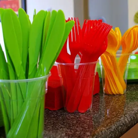 No more plastic cutlery for France