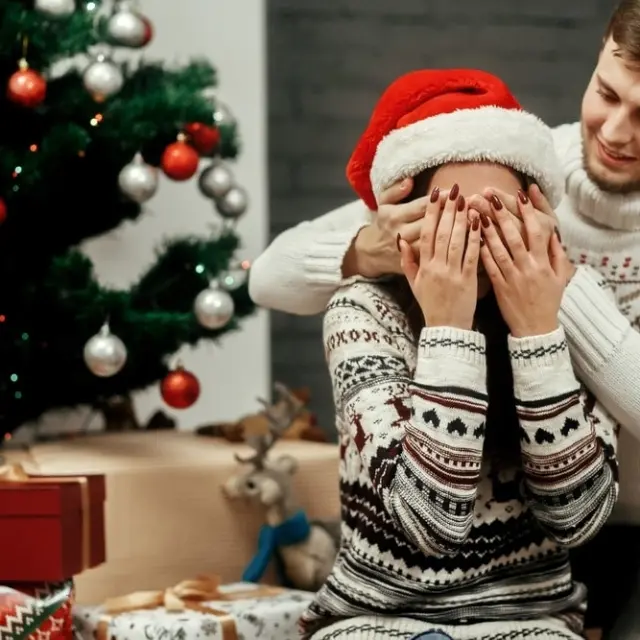 The best dynamics for Christmas exchanges