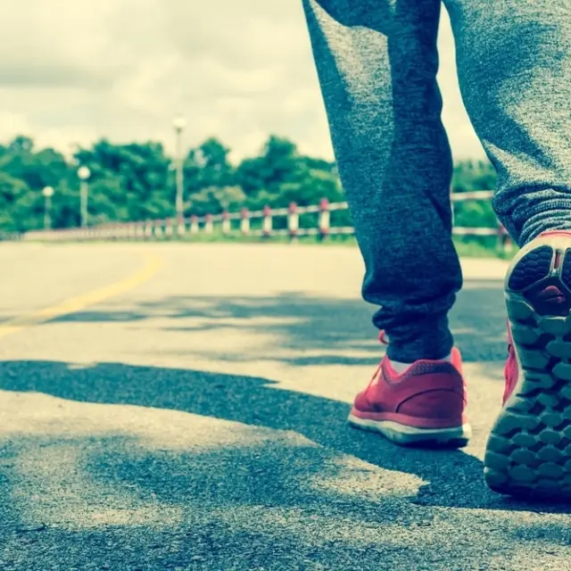 6 Benefits of walking half an hour daily