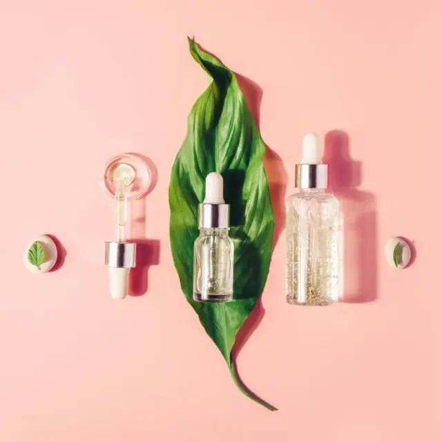 Retinol and Bakuchiol: similarities and differences