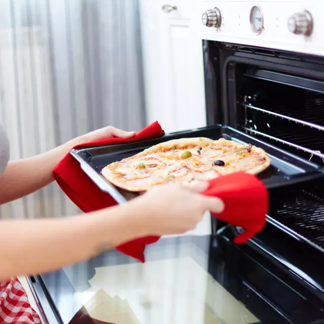 How to Properly Use an Oven