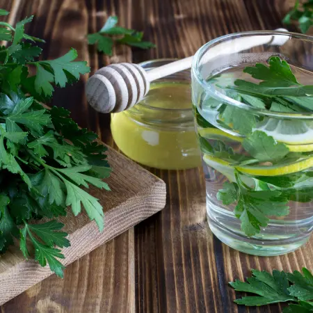 Teas and home remedies that can help with urinary tract issues