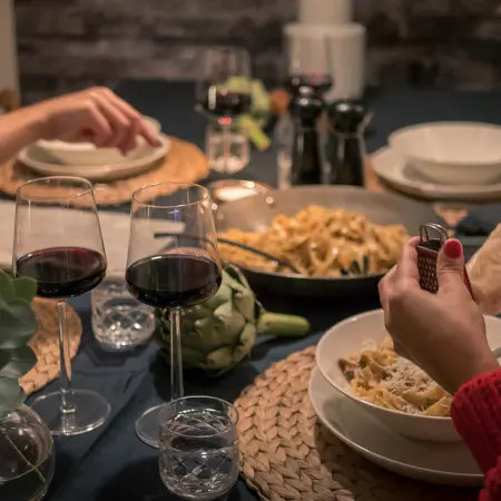 Jantar cedo para queimar gordura: as novas provas científicas
