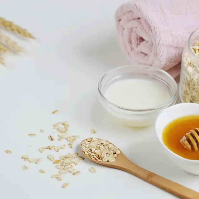 Oat and Honey Mask for Cleansing the Face