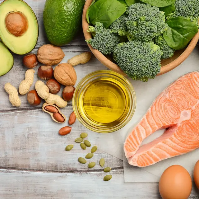 Benefícios de comer alimentos altos em omega 3