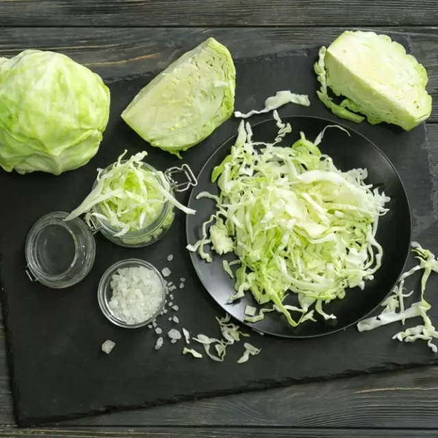 Benefits of cabbage and how to include it in your meals