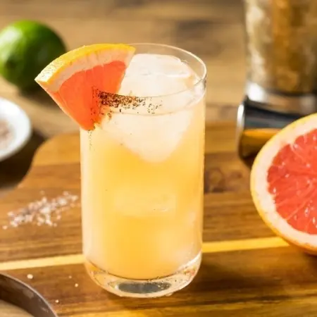 4 cocteles con mezcal para disfrutar en el calor
