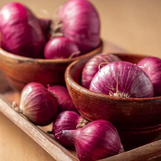 What foods should not be stored in the refrigerator?