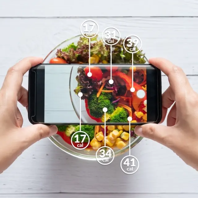 How many calories should I consume daily to lose weight?