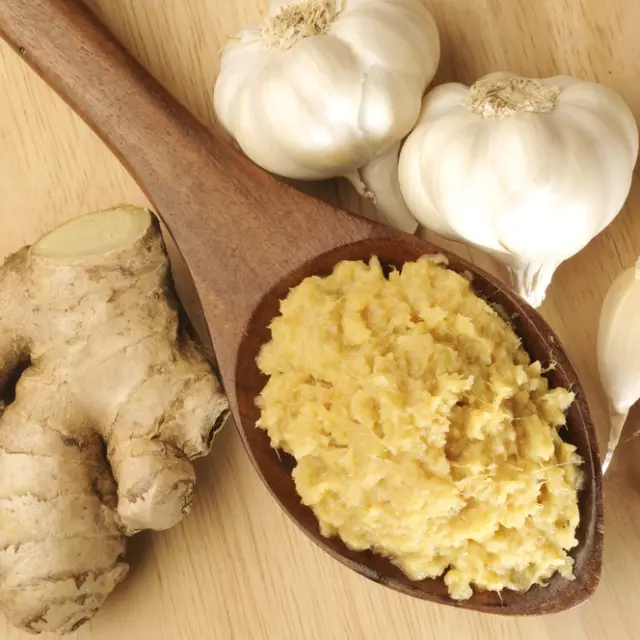 How to use garlic to grow nails?