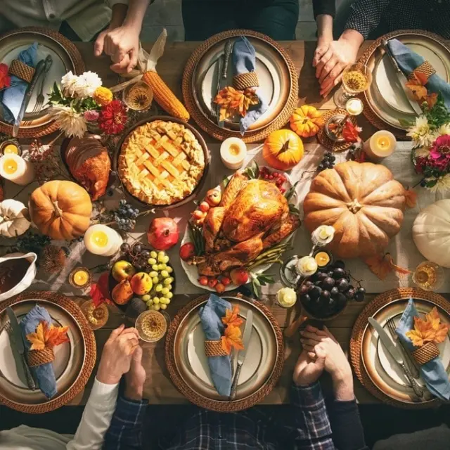 What did they eat at the first Thanksgiving dinner in history?