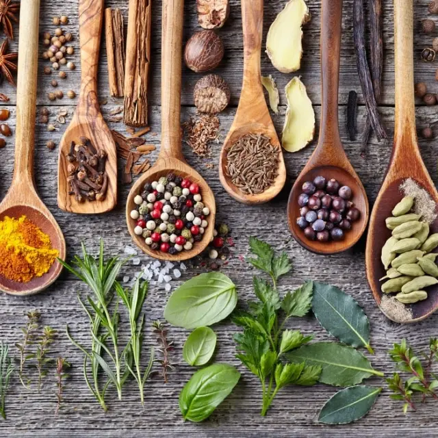 As especiarias e ervas aromáticas podem ajudar a baixar a pressão arterial