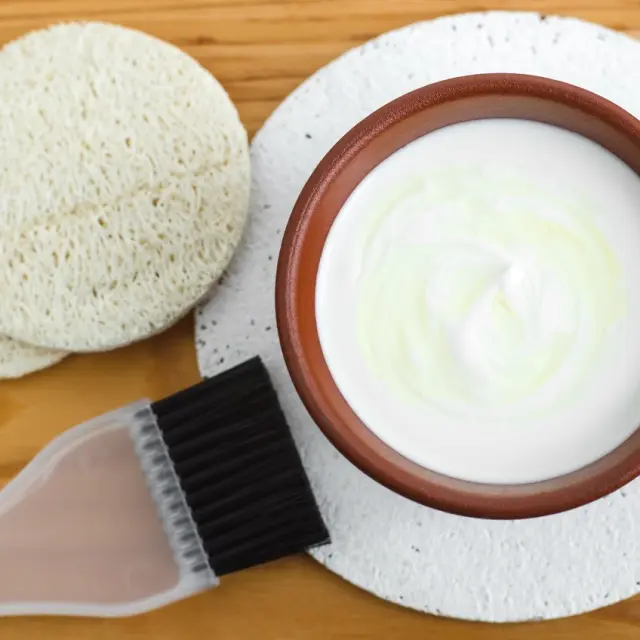 5 Benefits of Yogurt Masks