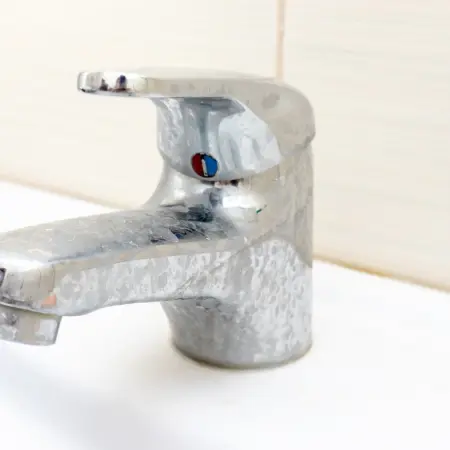 How to Remove Hard Water Stains and Limescale from Sinks?