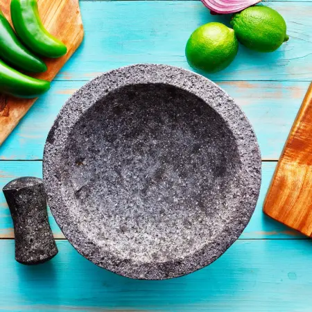 How to clean the molcajete step by step