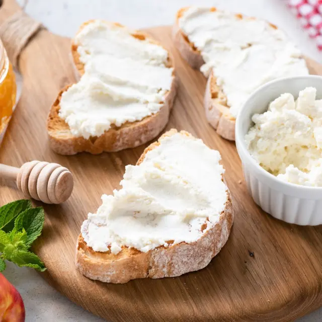 6 benefícios de comer requeijão