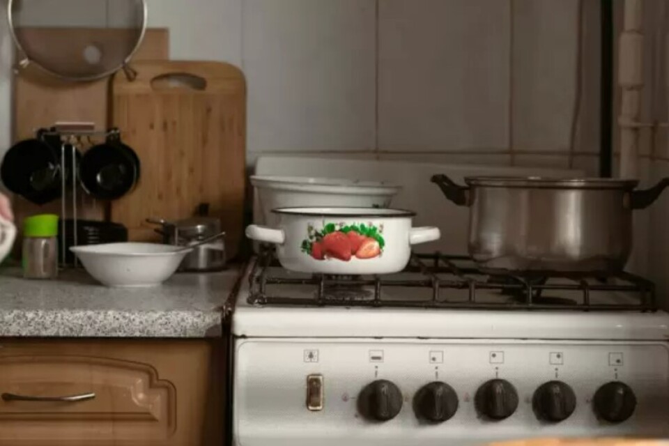 ByeBye, Grime The Ultimate Guide to a Shiny Stove