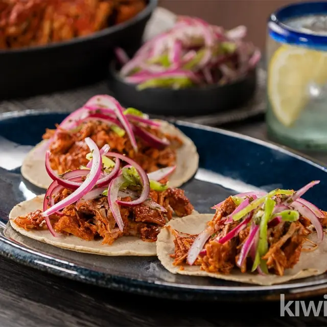 How is the original cochinita pibil recipe made?
