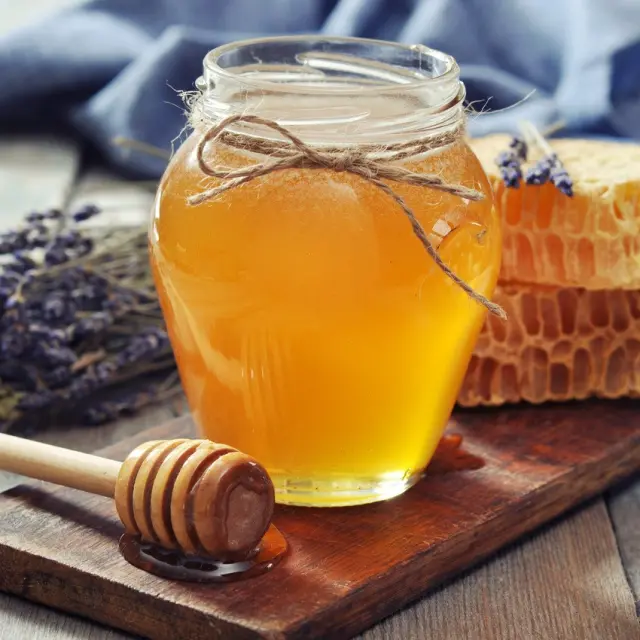 5 ways to include honey in your beauty routine