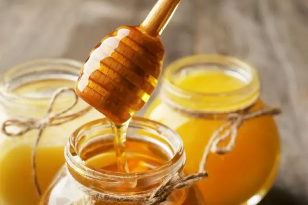 Qué propiedades y beneficios tiene la miel y cómo saber si compras miel pura
