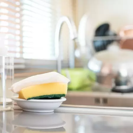Cómo desinfectar la esponja de la cocina fácilmente