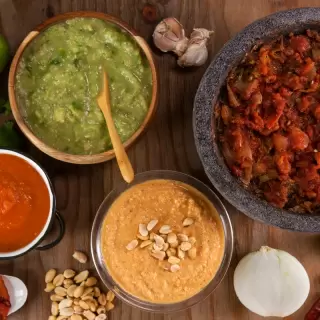 Cómo quitar manchas de comida mexicana del mantel 