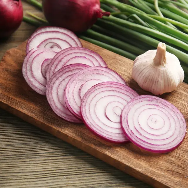 How to Remove Garlic and Onion Smell from Hands