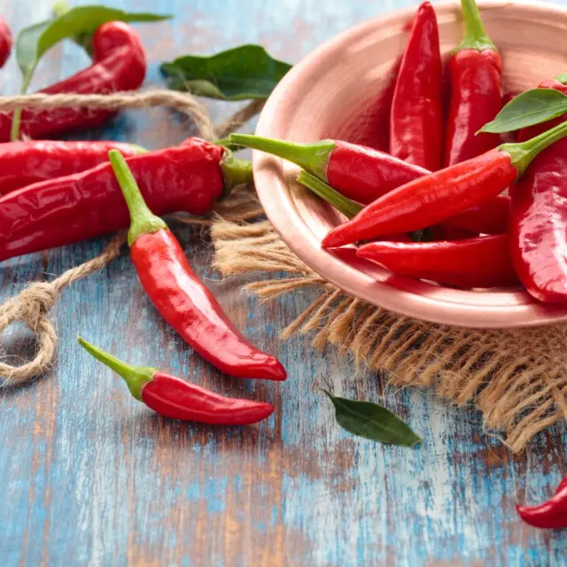 How to use chili for long and strong hair?