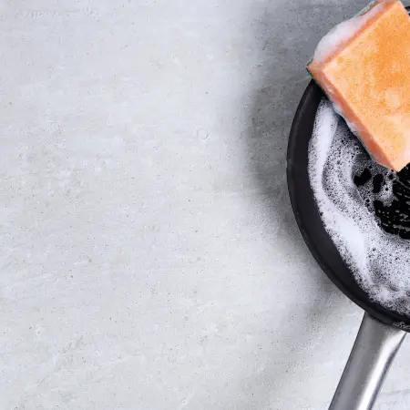 How to Remove Grease from Pans with Natural Ingredients?