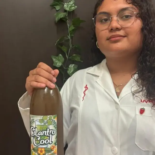 Mexican university students create healthy cilantro soda