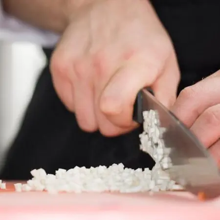 How to Properly Cut an Onion