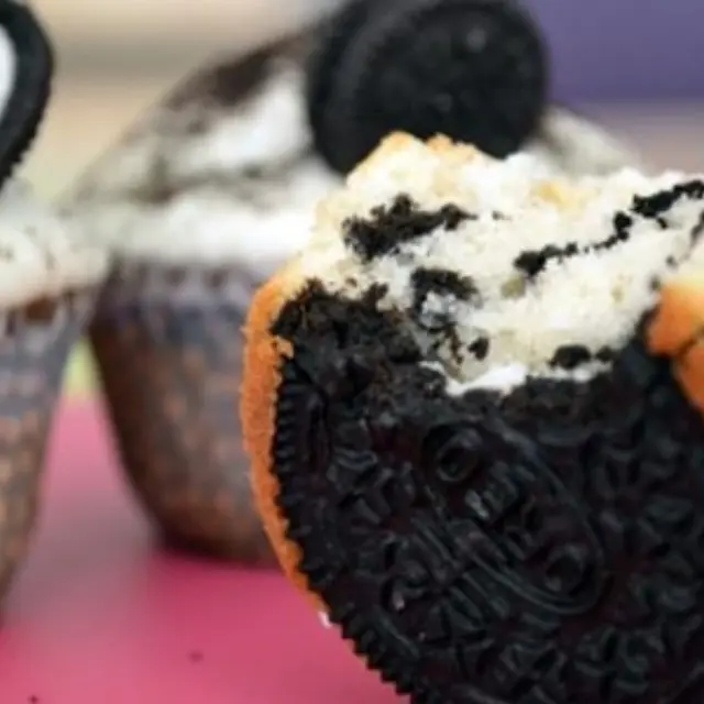 How to prepare Oreo cupcakes? (video)