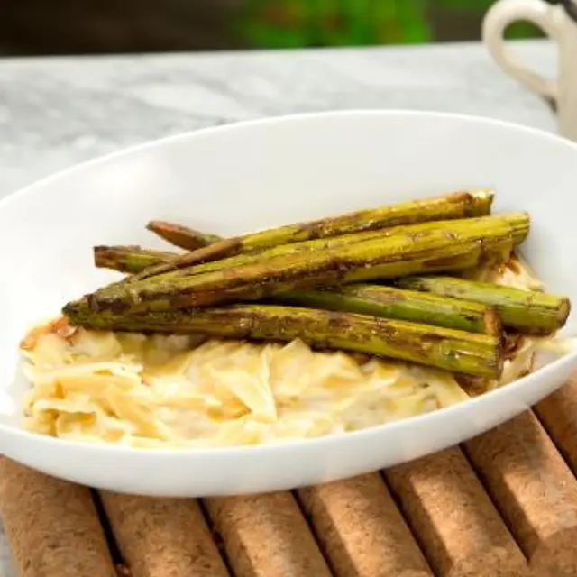 Video of Pasta Alfredo with Asparagus and Balsamic Vinegar