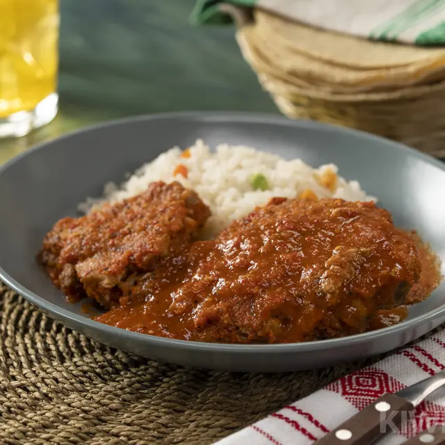 Pork spine in red sauce