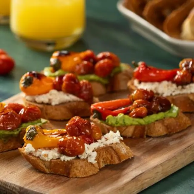 Petiscos fáceis com tomatinhos