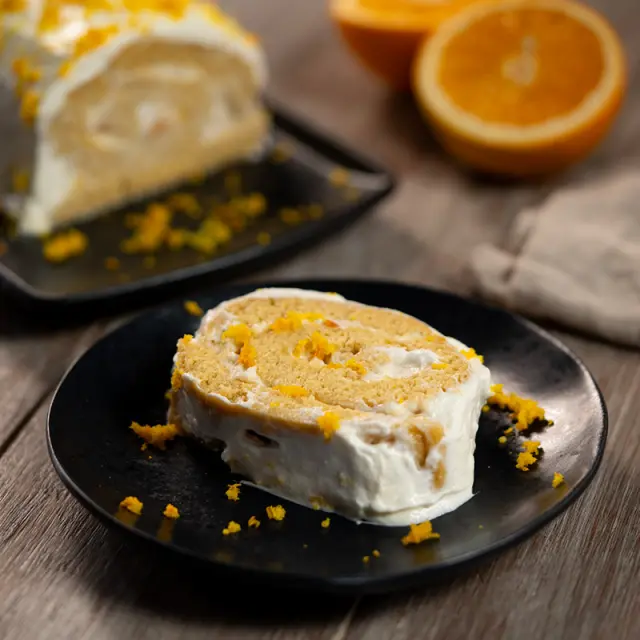 Rocambole com geleia de laranja  