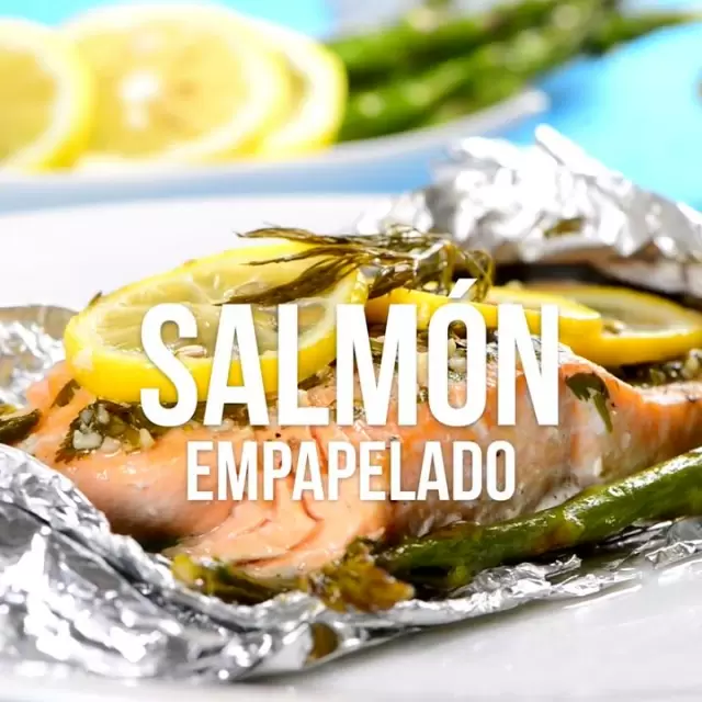 Salmón Empapelado con Espárragos