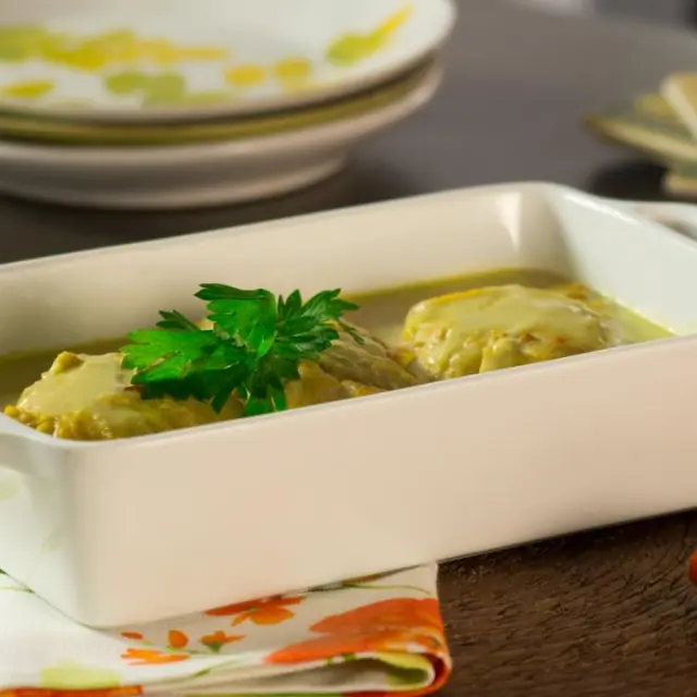 Video of Chicken in Sauce Chícharo