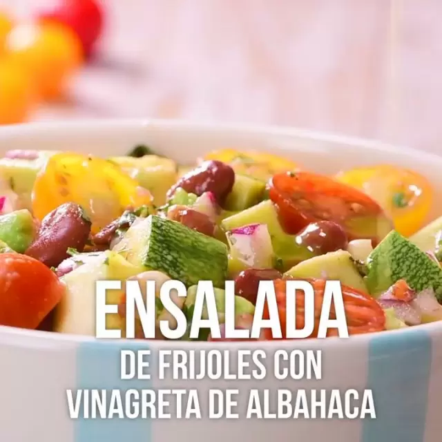 Ensalada de Frijoles con Vinagreta de Albahaca