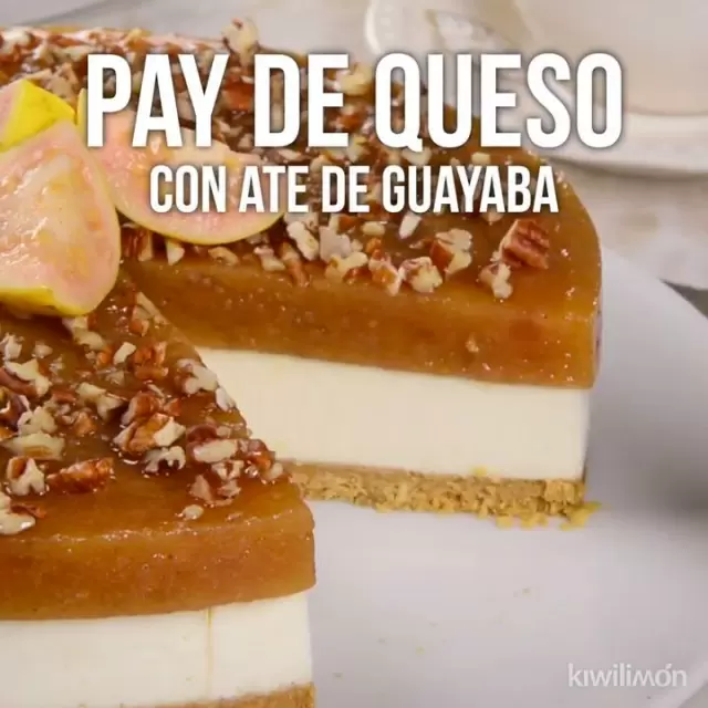 Pay de Queso con Ate de Guayaba