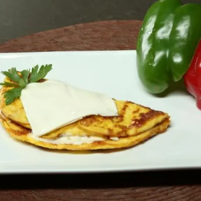 Supersecretos - How to make an Omelette stuffed with cheese