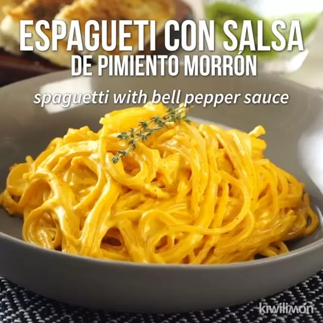 Espagueti con Salsa de Pimiento Morrón