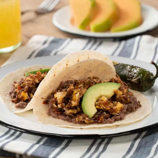 Tacos de machaca con huevo