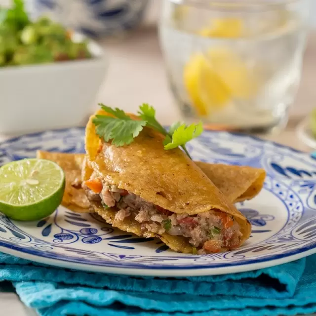 Pescadillas de Atún a la Mexicana