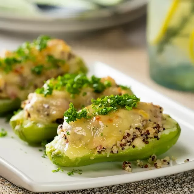 Chayotes Rellenos de Quinoa Gratinados